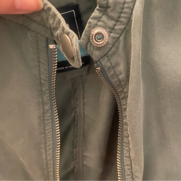GAP sage green bomber jacket size small - Picture 9 of 10